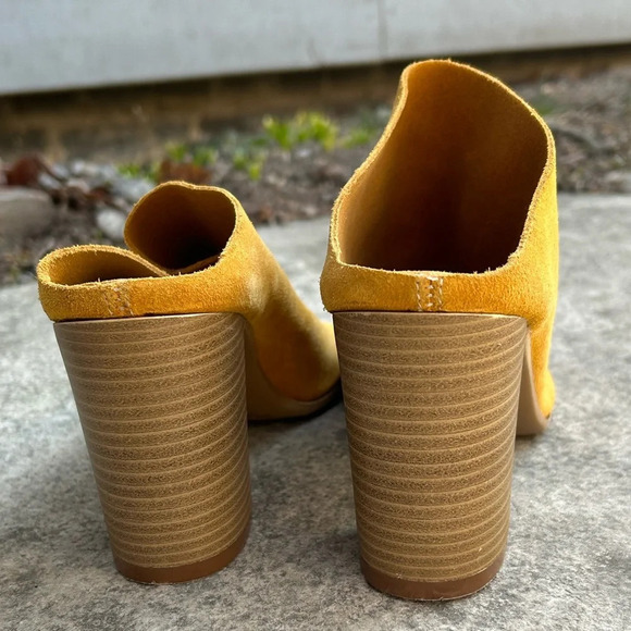 Bos & Co Mustard Peep Toe Block Heel, size 40 (Us  9) - Picture 6 of 12